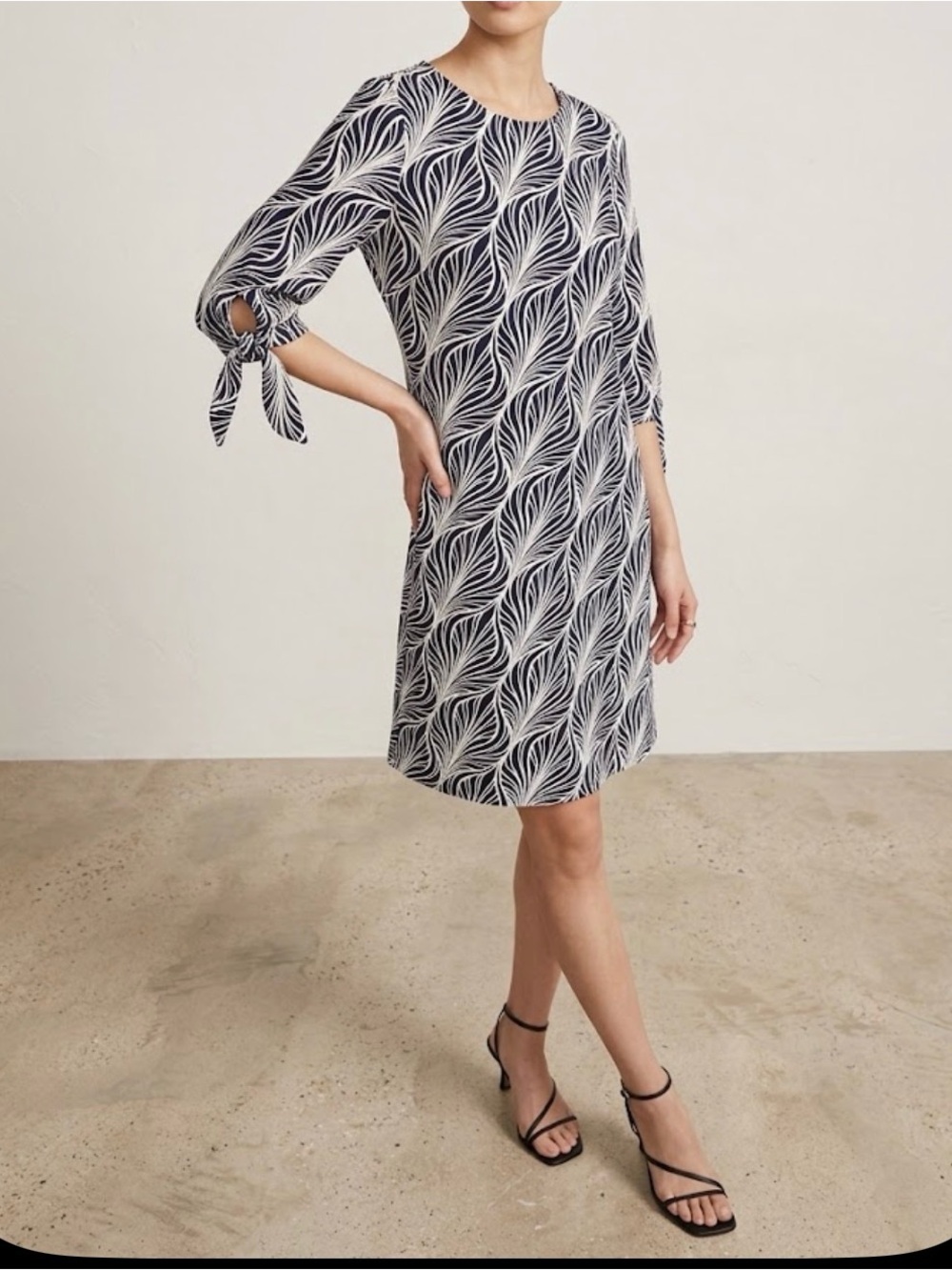 jonathan martin Black & White Printed Tie-Sleeve Shift Dress